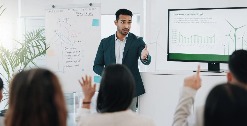 How Leadership Development Programs Improve Employee Performance and Business Growth